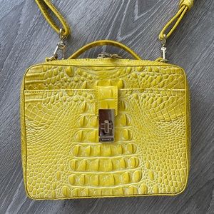 Brahmin Evie crossbody in mint condition